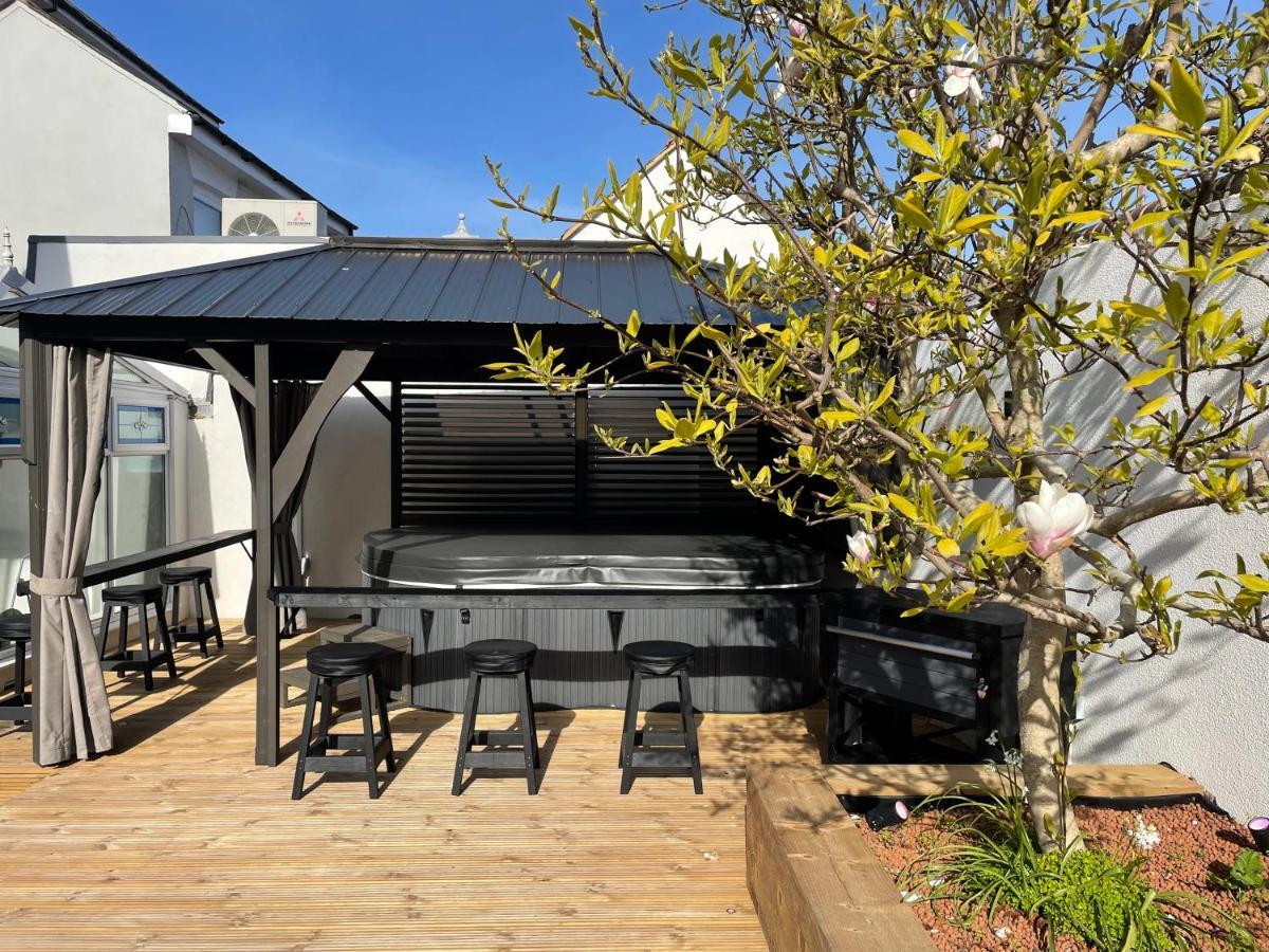 Ashbys Deluxe Studios With Spa Included Portsmouth Exterior photo