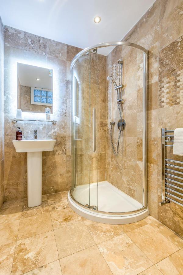Ashbys Deluxe Studios With Spa Included Portsmouth Exterior photo